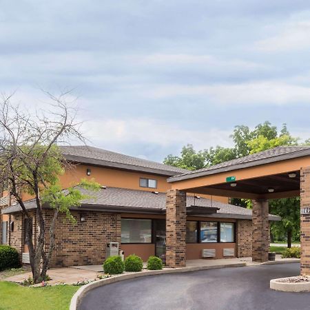 Days Inn By Wyndham Stoughton Wi. Extérieur photo