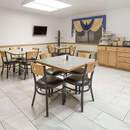 Days Inn By Wyndham Stoughton Wi. Extérieur photo