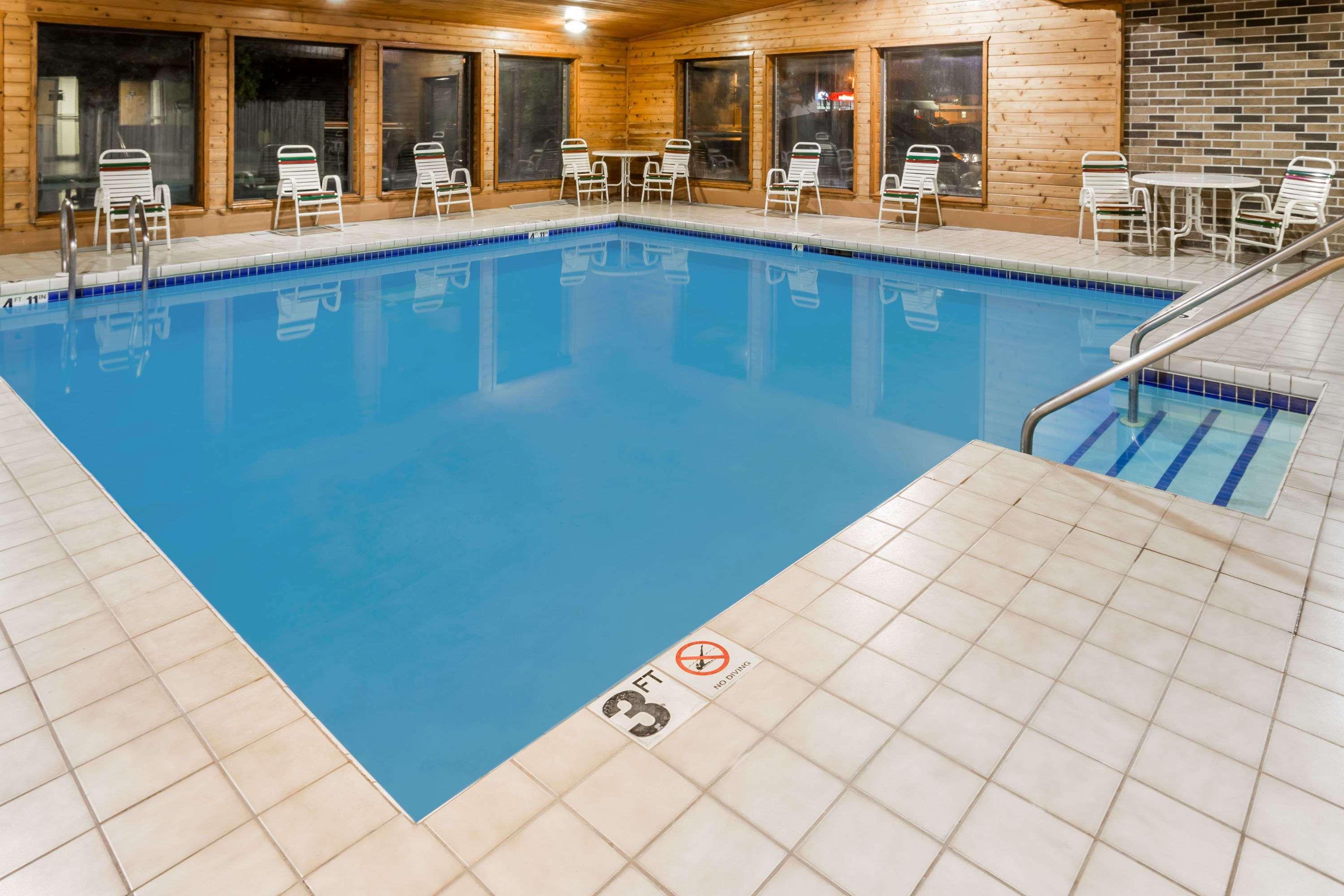 Days Inn By Wyndham Stoughton Wi. Extérieur photo