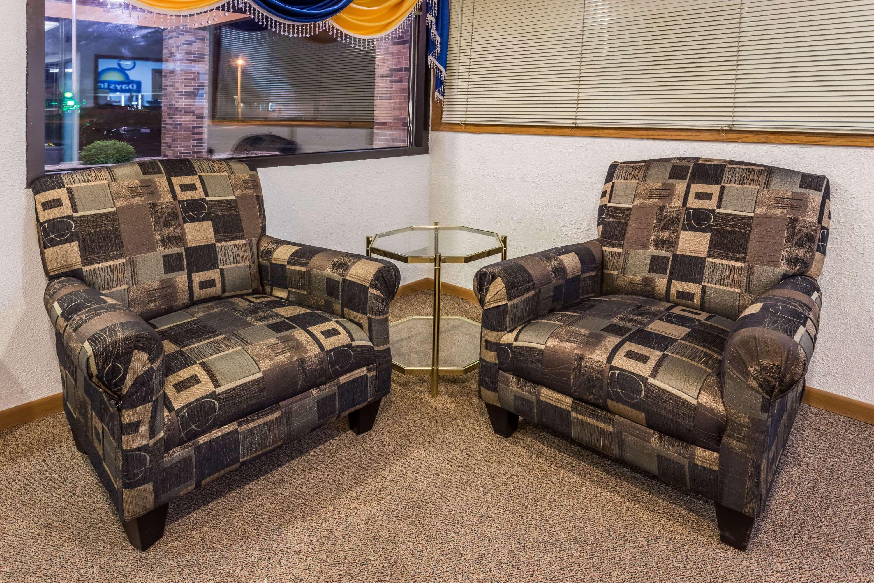 Days Inn By Wyndham Stoughton Wi. Extérieur photo
