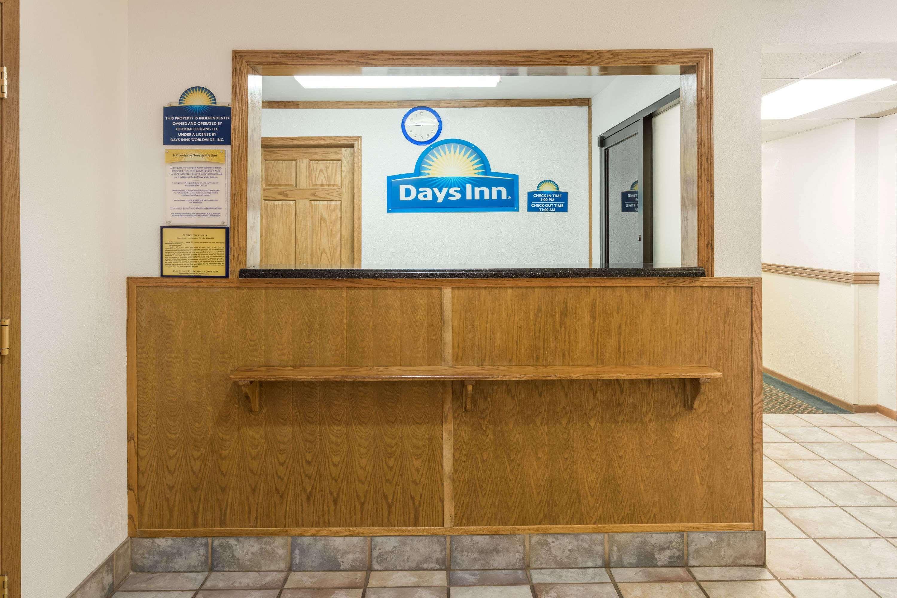 Days Inn By Wyndham Stoughton Wi. Extérieur photo