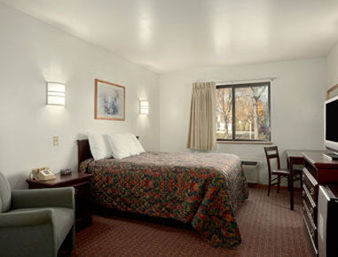 Days Inn By Wyndham Stoughton Wi. Extérieur photo
